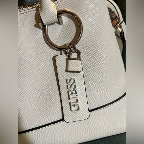 Guess Purse - Picture 4 of 4